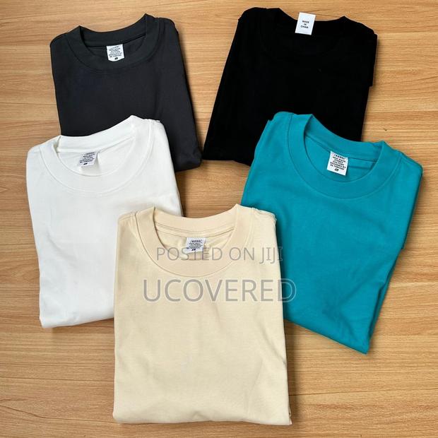Unisex Non-Fading Plain T-Shirts · Photo 1