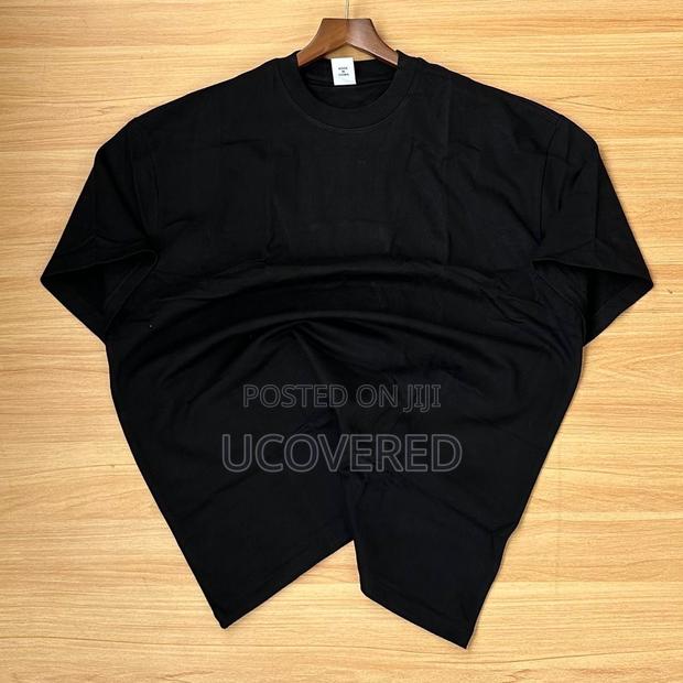 Unisex Non-Fading Plain T-Shirts · Photo 3