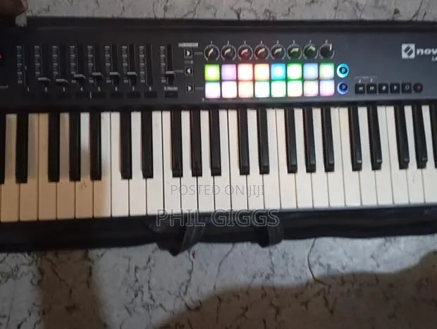 Novation 49 Midi Keyboard · Photo 1