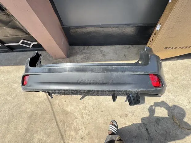 Toyota Highlander 2017 2018 2019 Back Bumper Complete · Photo 1