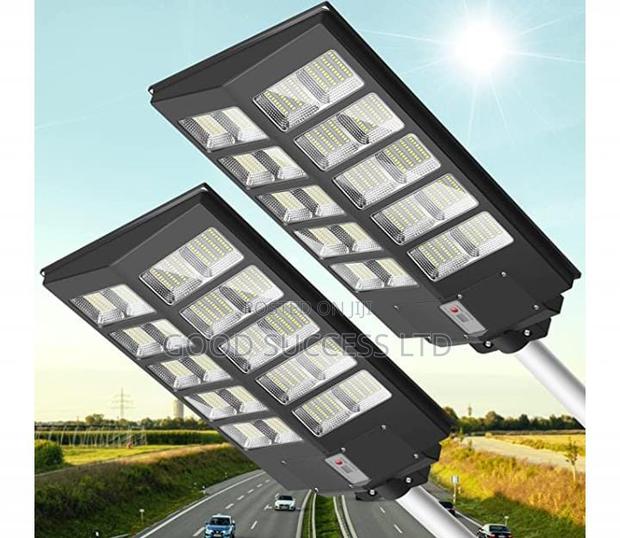 1500w Solar Light + Remote Control + Hanging Bar · Photo 1