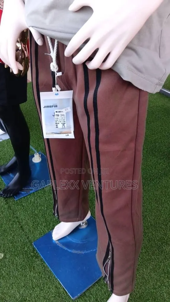 Heavy Sweat Pants · Photo 1