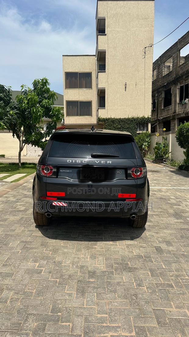 Land Rover Discovery Sport 2019 Gray · Photo 4
