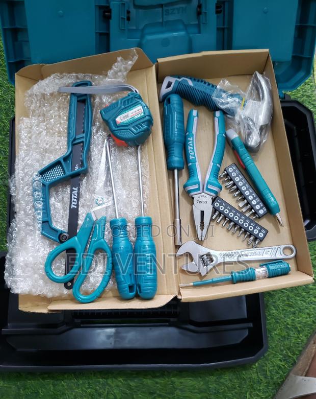 TOTAL 32 PCS Handtools Set (THKTHP20326) · Photo 3