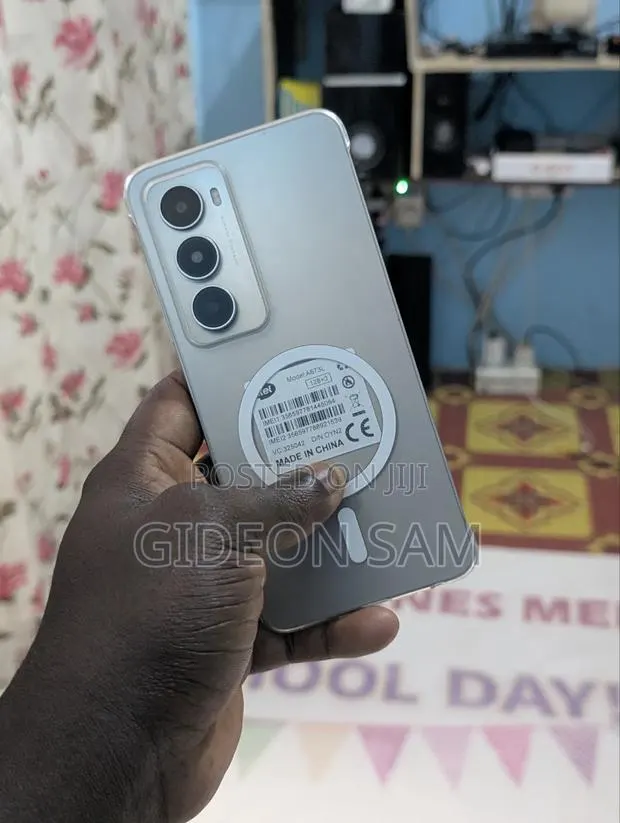 Itel A100 128 GB Silver · Photo 1