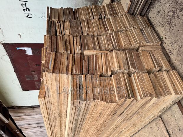 White Wood Board / 1x12x15 / Decking Wood · Photo 1