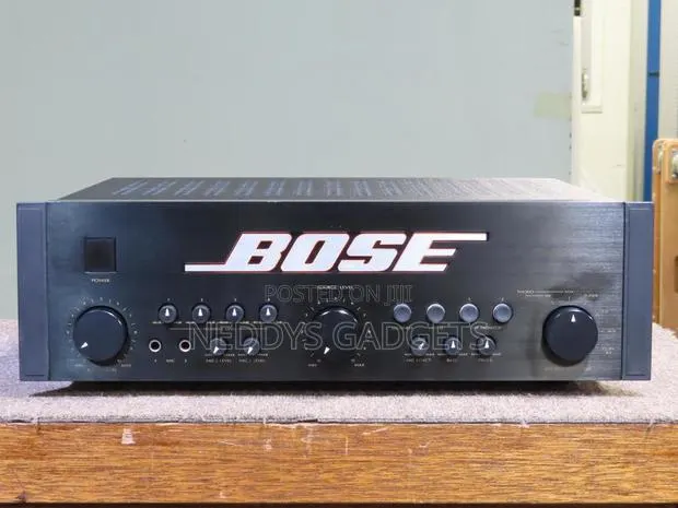 BOSE 4702-Iii Integrated Amplifier 4-Channel Pre-Main · Photo 1