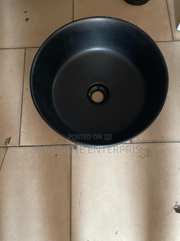 Black Cubicle Basin · Photo 2