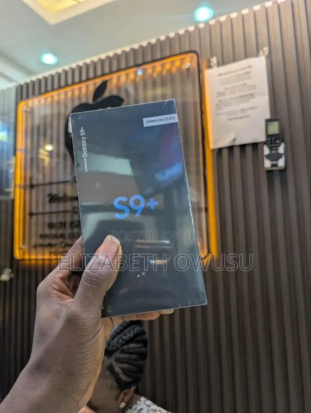 New Samsung Galaxy S9 Plus 64 GB Black · Photo 1