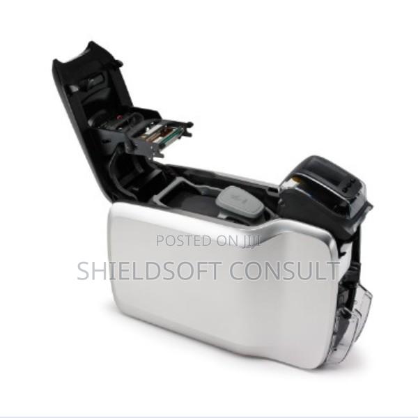 Zebra ZC300 Series Dual-sided ID Card Printer · Photo 3