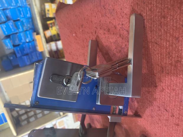 Square Handle Separate Lock · Photo 5
