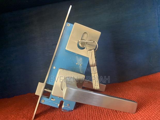 Square Handle Separate Lock · Photo 1