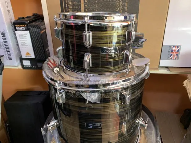 TORNADO (Mapex) 5piece Drum Set · Photo 1