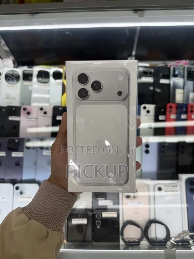 New Apple iPhone 17 Pro Max 512 GB White · Photo 1