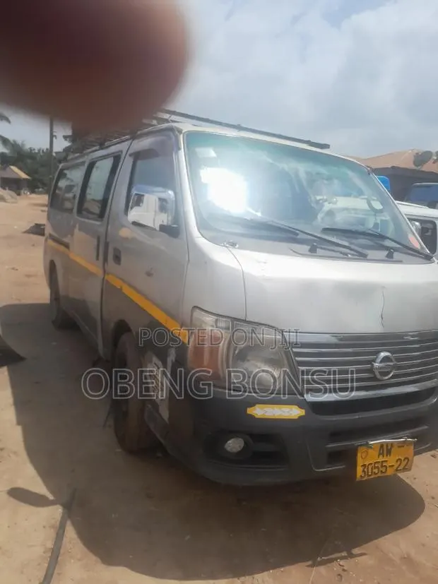 Nissan Caravan (Urvan) 2012 · Photo 1