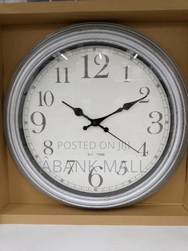 Wall Clock - Gland · Photo 3