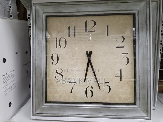 Grand Luxury Wall Clock · Photo 2