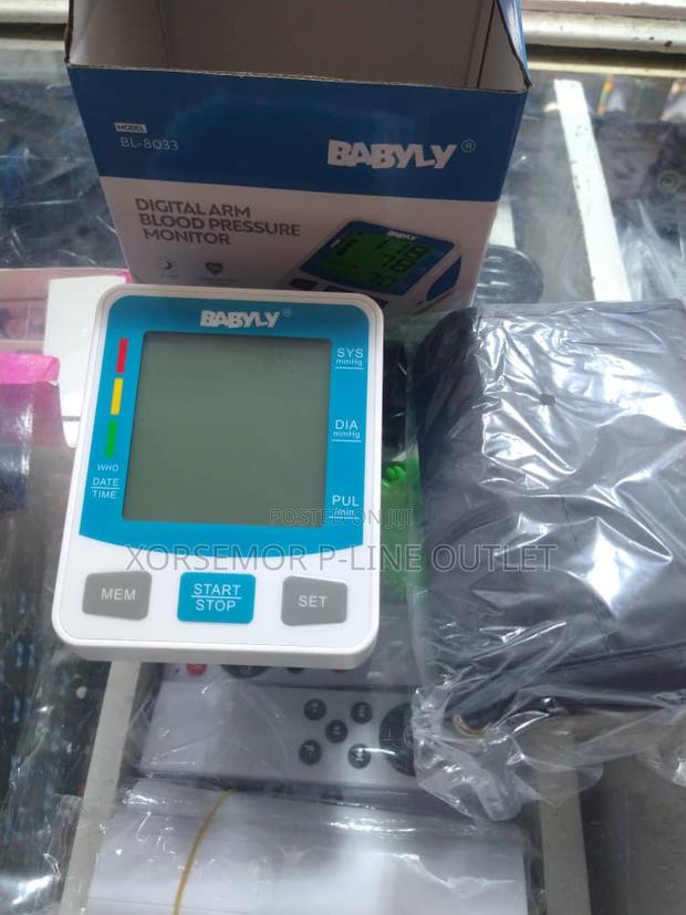 Digital Arm B P Monitor · Photo 2