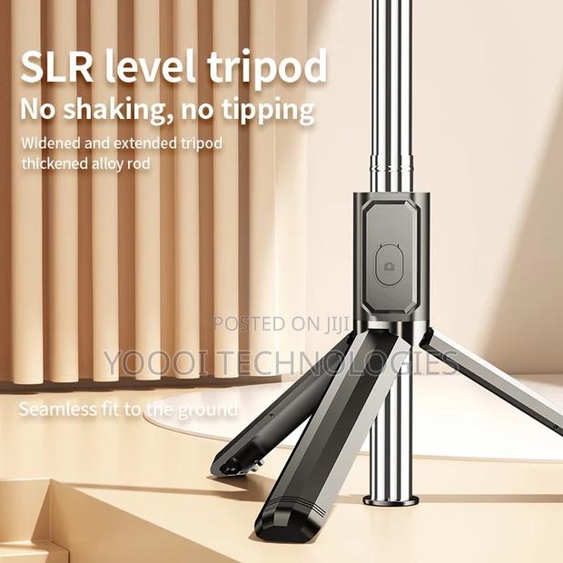 Bluetooth Remote Selfie Stick · Photo 4