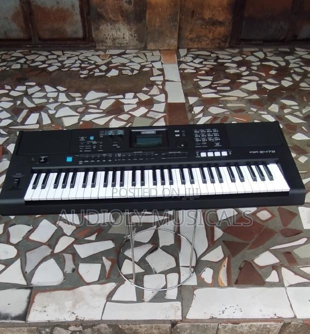Yamaha PSR E473 Keyboard Synthesizer · Photo 4