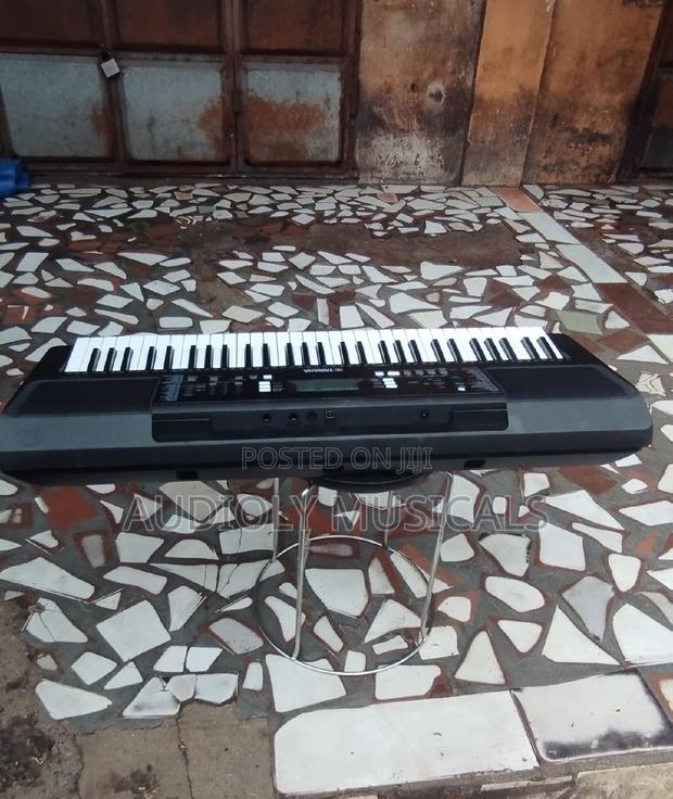 Yamaha PSR-E373 61-Key Touch-Sensitive Portable Keyboard · Photo 2