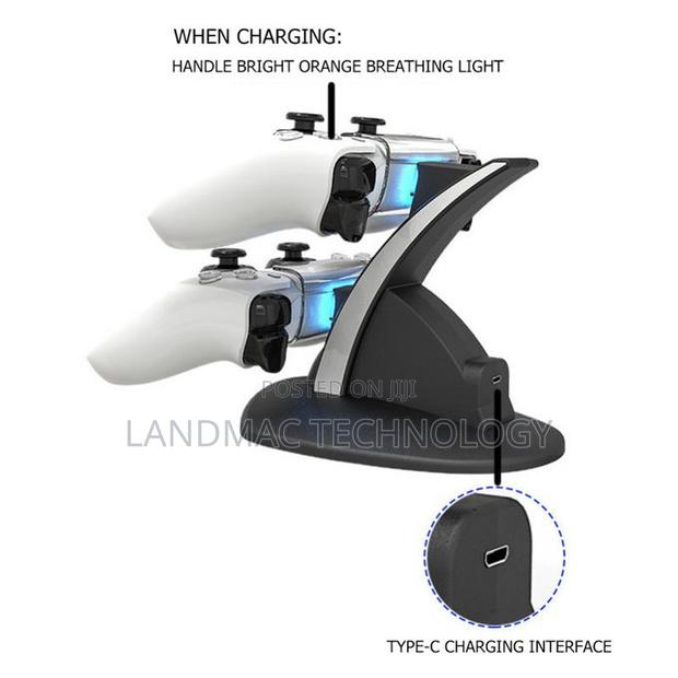 Dual USB Charging Stand for PS4 · Photo 2