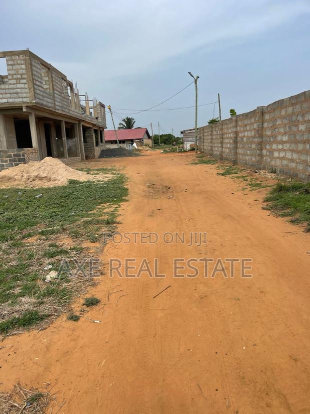Authentic Titled Lands/ Free Documents at Tema Community 25 · Photo 1