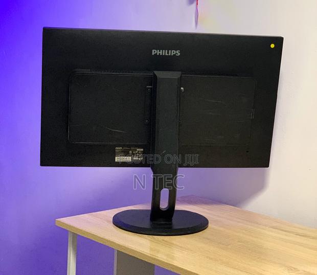 Philips 32-Inch QHD Monitor () · Photo 3