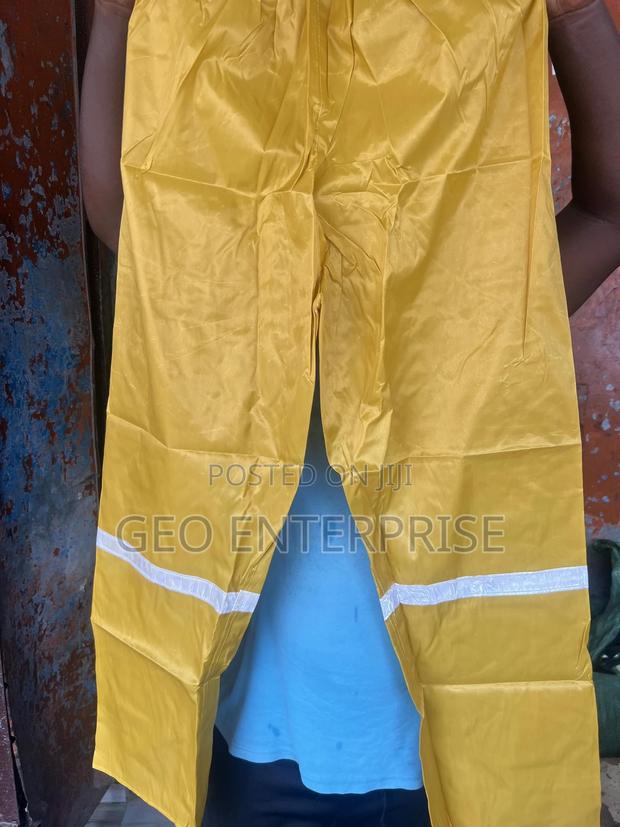 Rain Coat ( Top And Down With Reflector) · Photo 3