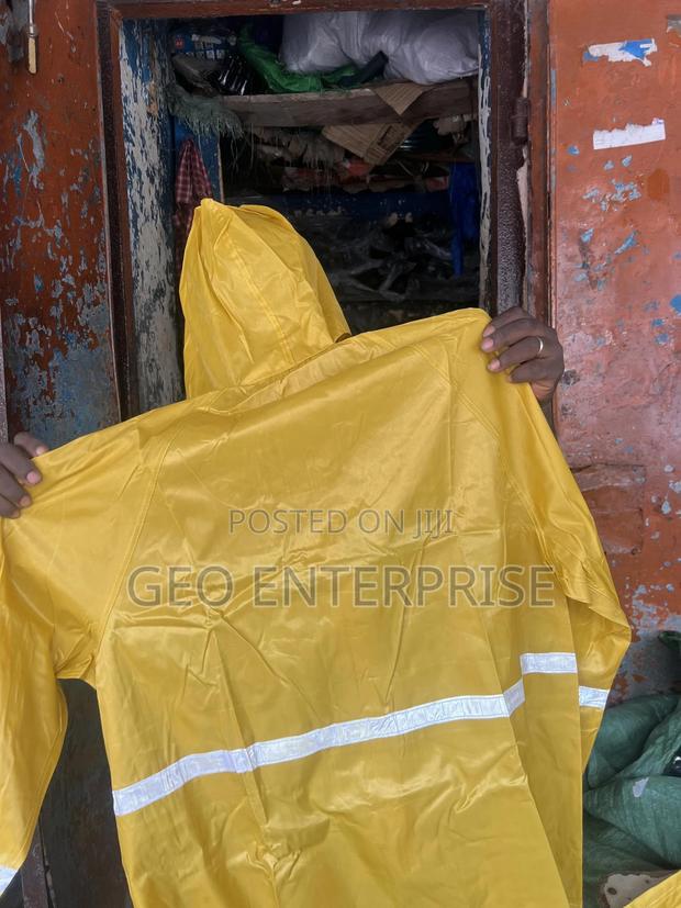 Rain Coat ( Top And Down With Reflector) · Photo 4
