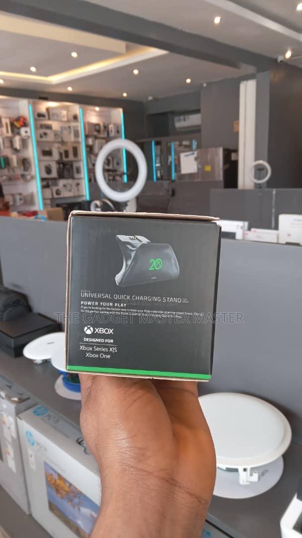 Razer Universal Quick Charging Stand XBOX · Photo 3