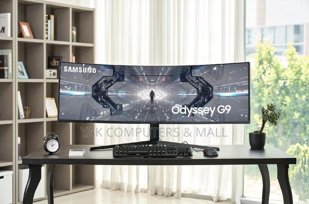 Asamsung Odessey 49 Inch Oled With 240hz Refresh Rate · Photo 1