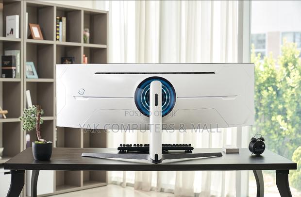 Asamsung Odessey 49 Inch Oled With 240hz Refresh Rate · Photo 2