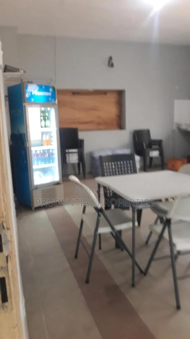 Furnished 1bdrm Apartment in Asylum Down for rent · Photo 2