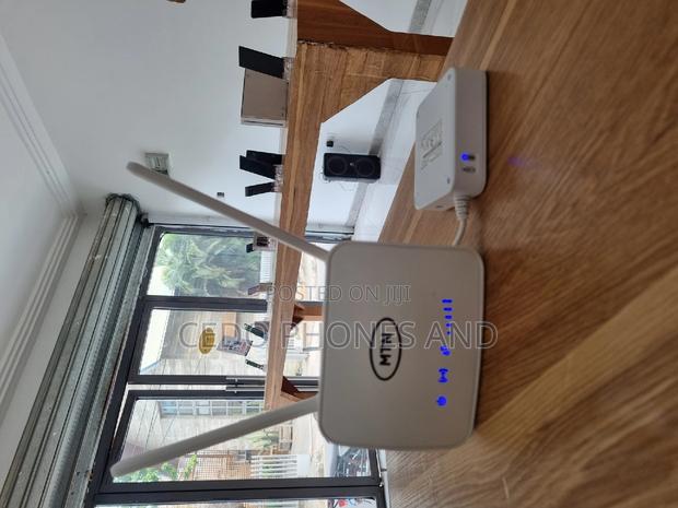 Wifi MTN Broadband ZLT S20 Cat 4 Router · Photo 2