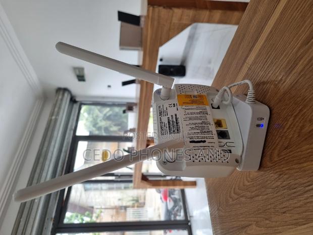 Wifi MTN Broadband ZLT S20 Cat 4 Router · Photo 4