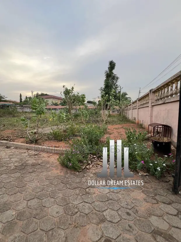 0.45 Acre Land on Sale · Photo 1