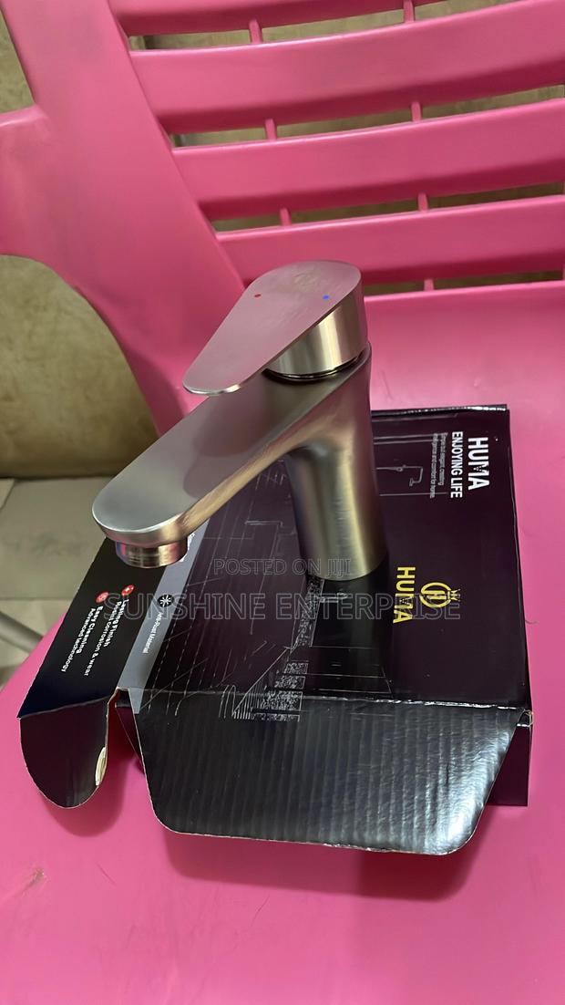 Anti Rust Hot and Cold Wash Hand Basin Tap · Photo 1
