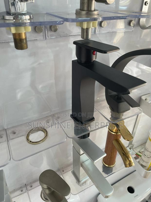 All Black Hot and Cold Wash Hand Basin Tap · Photo 2