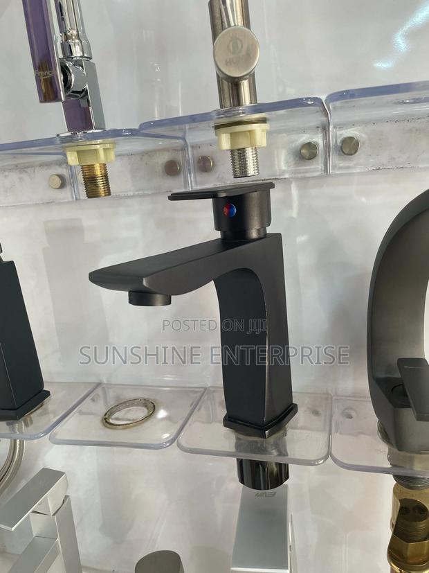 All Black Hot and Cold Wash Hand Basin Tap · Photo 3