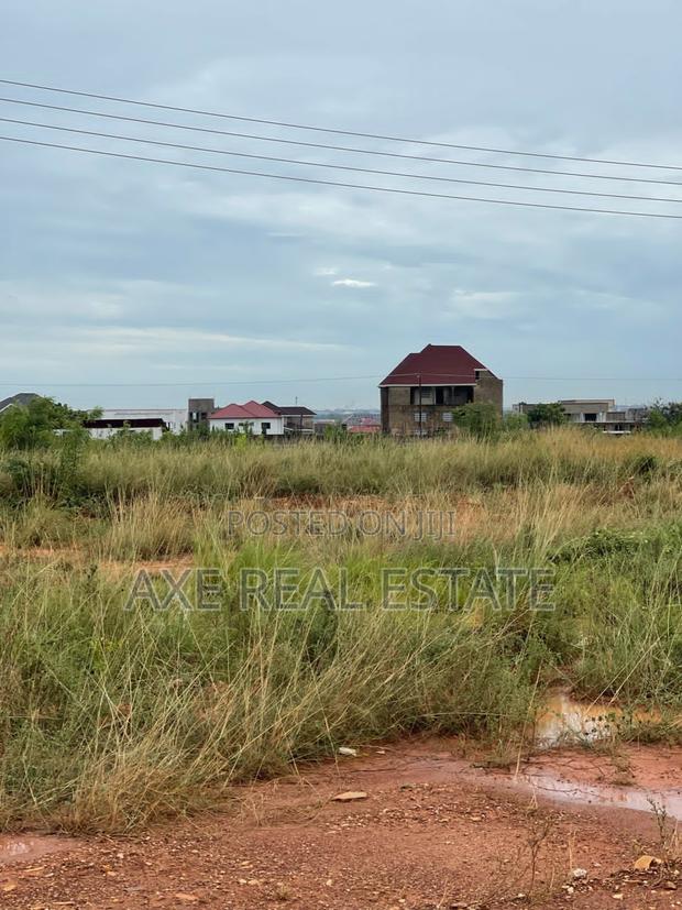 Mind Blowing Registered Plots - Tema Community 25 · Photo 3