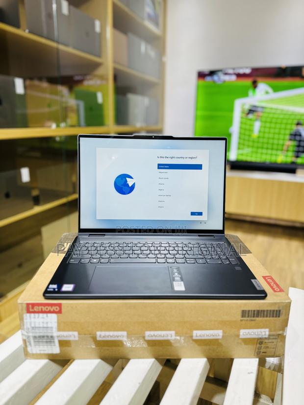 New Laptop Lenovo Yoga 710 16GB Intel Core I5 SSD 512GB · Photo 2