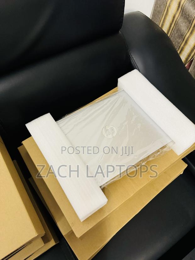 Laptop HP EliteBook 820 G4 8GB Intel Core I5 SSD 256GB · Photo 2