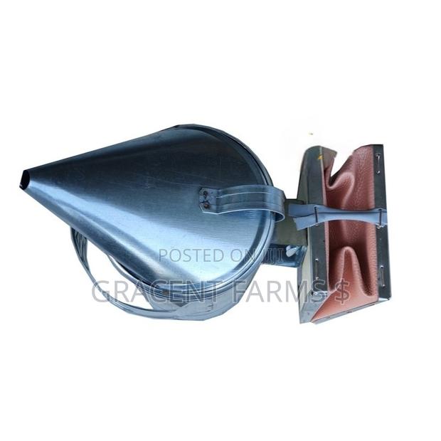 Galvanized Standard Beekeeping Smoker · Photo 4