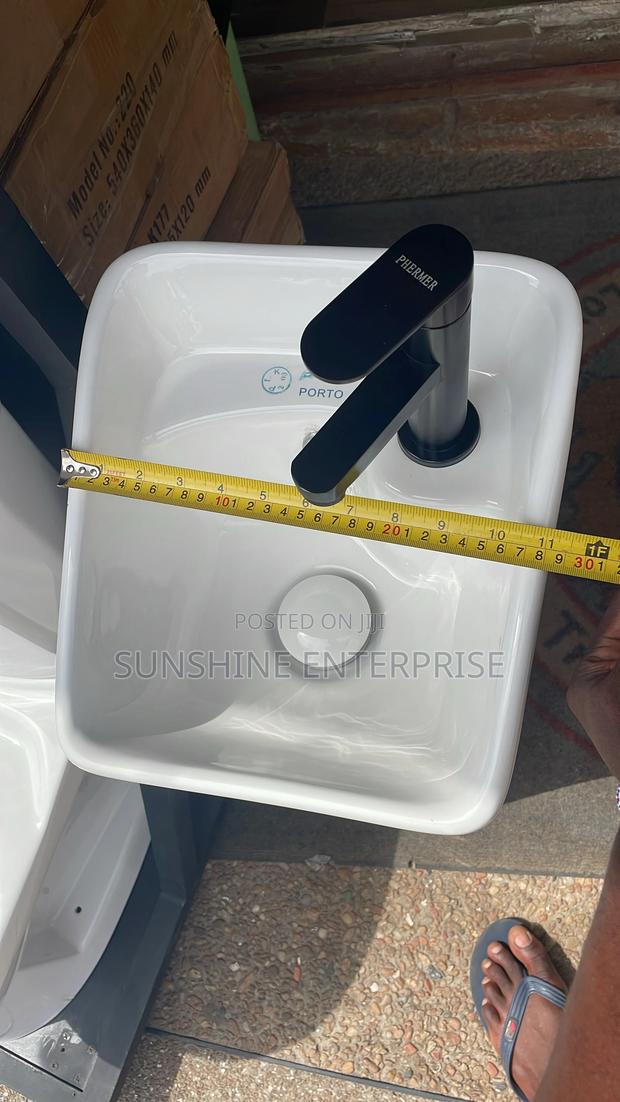 Standing Wash Hand Basin · Photo 2