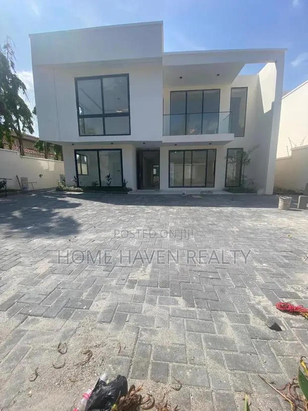 4bdrm House in Cantonment, Cantonments for rent · Photo 1