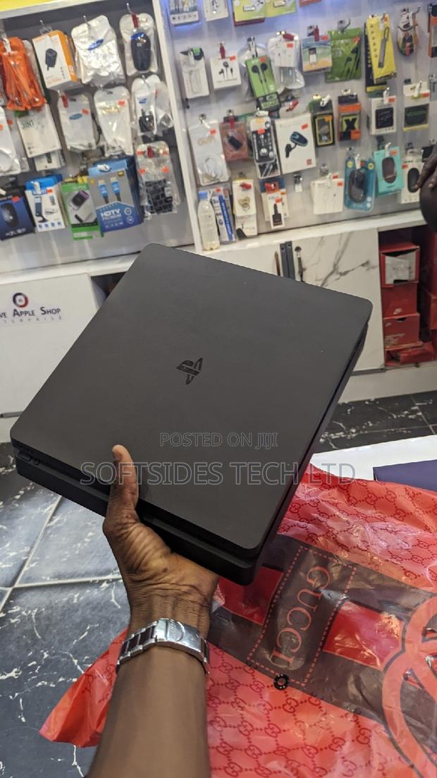 Playstation 4 Slim 500gb+Controller - Quality Assured! · Photo 1