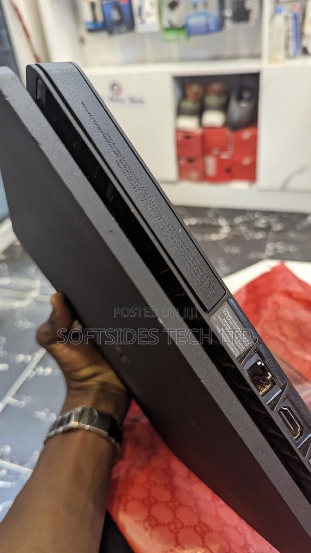Ps4 Slim 500gb+Controller - Certified Quality Fun!+ 8 Games · Photo 5