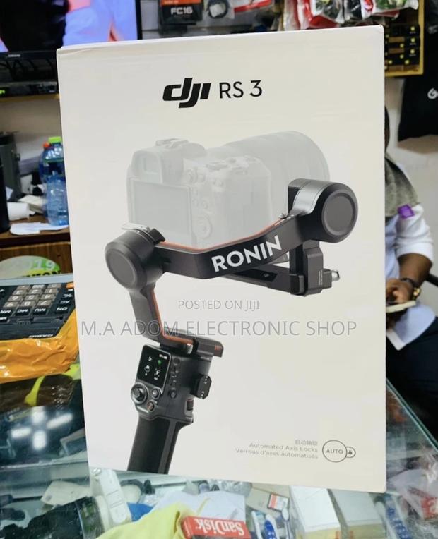 Classic Design DJI RS 3 Gimbal for DSLR Mirrorless Camera. · Photo 1