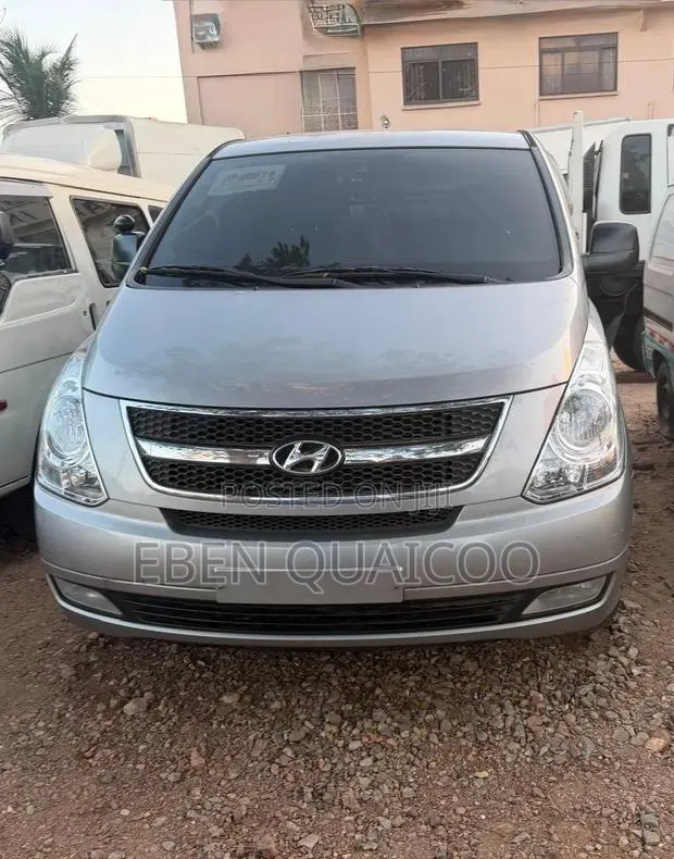 Hyundai Starex 2016 Grey · Photo 1